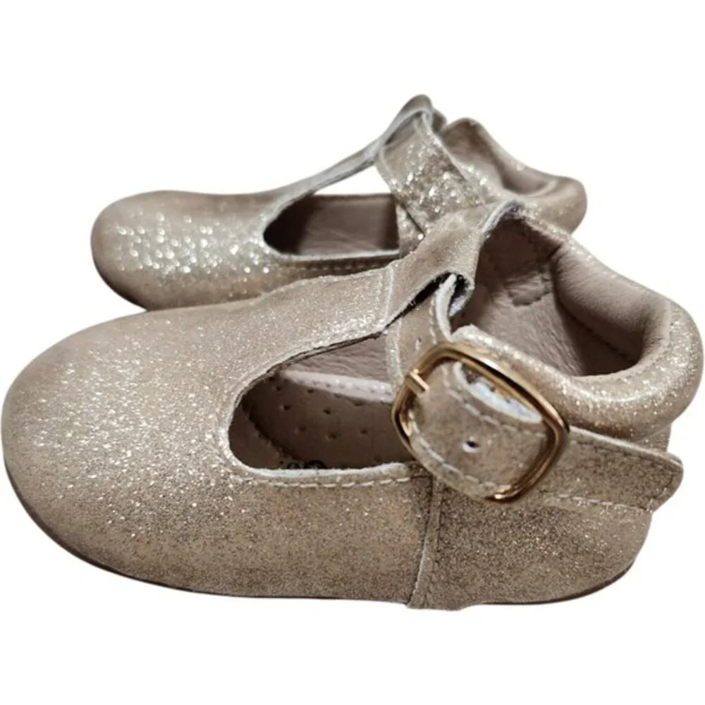 A‎ Bear Co Toddler Size 3 Color Change Gold Smooth Glitter T-Straps Girls
